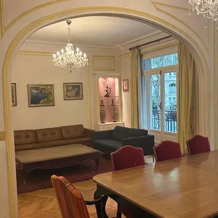 Apartment 3 Bedroom Eiffel Tower